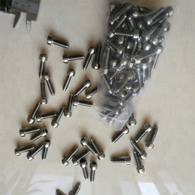 Einfach zu installieren und langlebig M7 * 24mm Titan Split Rim Bolzen für BBS DIN Standard Naturfarbe